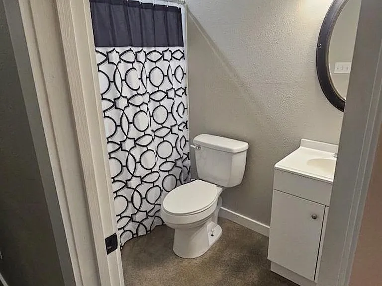 8708 Montclair St — Photo 11