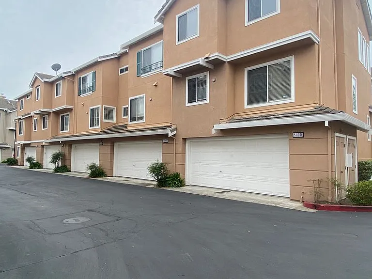 5000 Starling St — Photo 22