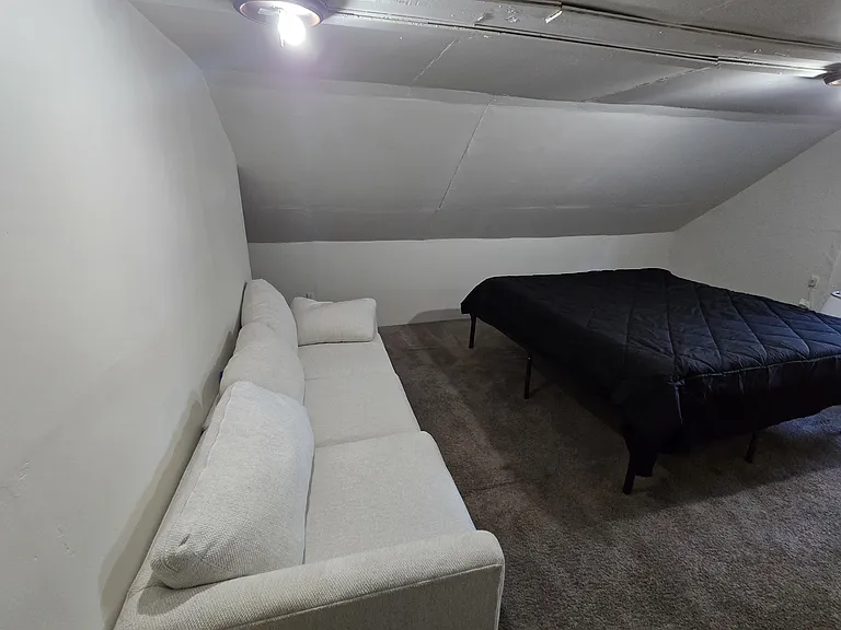 1415 E 75th St #1B — Photo 4