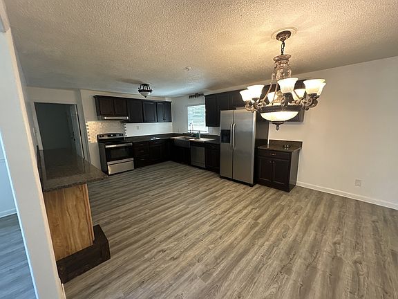 5th image of 303 Millbrooke Dr