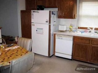 37740 Hollyhead Dr, Farmington Hills, MI 48331