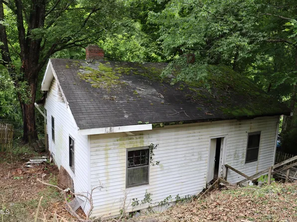 213 Railroad Ave, Appalachia, VA 24216