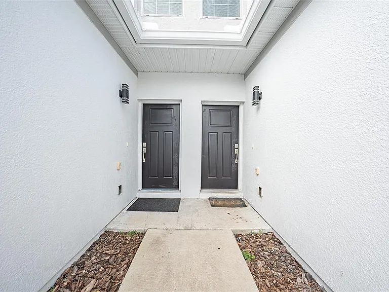 2131 Penny Ln — Photo 2