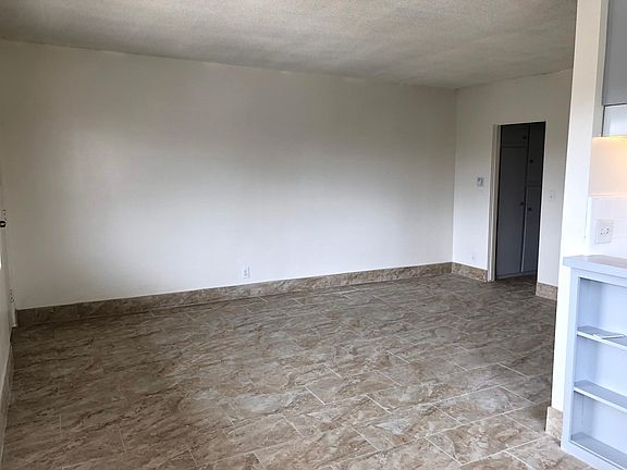 4th image of 5012 Maplewood Ave APT 4