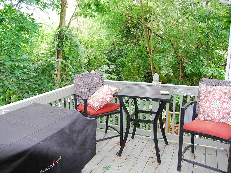 9 Cedar Ave #A — Photo 6