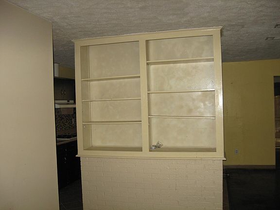 2nd image of 1233 Rosewood Dr