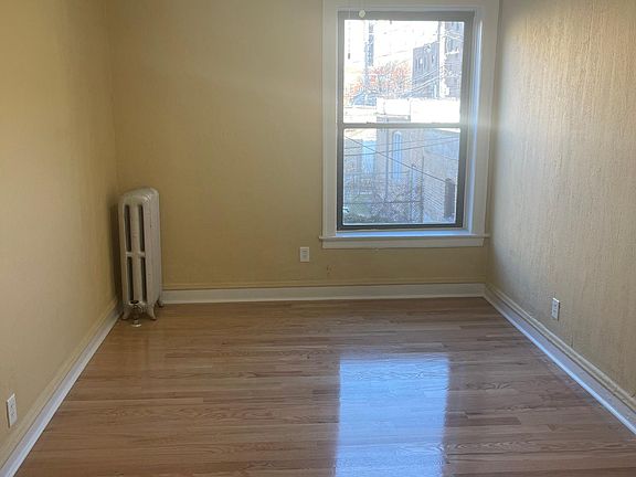 4th image of 6857 S Crandon Ave #1