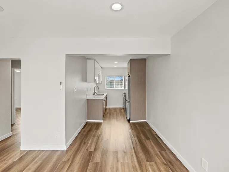 1358 W 36th St — Photo 23