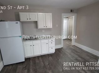 352 2nd St APT 3, Pitcairn, PA 15140