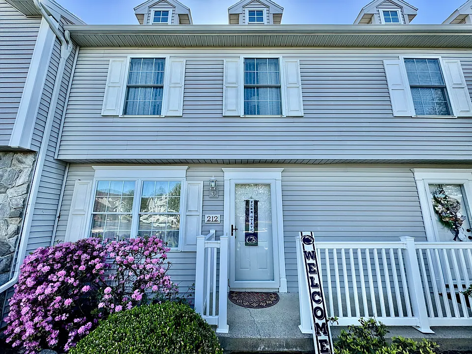 212 Birchtree Ct
