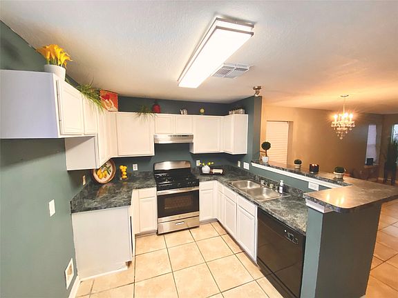 5th image of 15518 Martineau St