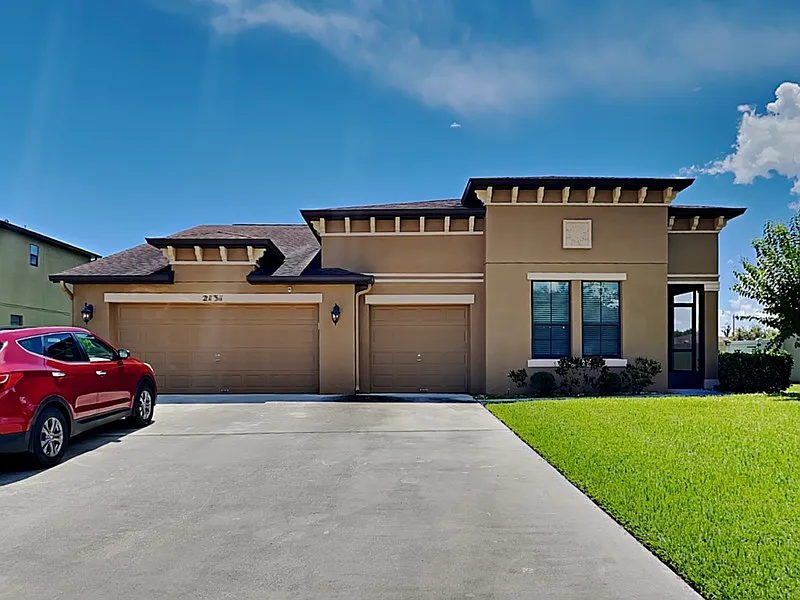 4 bed, 3.0 bath, 2400 sqft, $3,199 — Photo 1