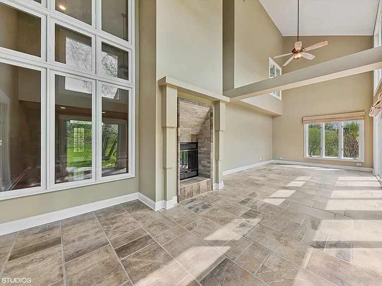 15020 King Dr — Photo 20