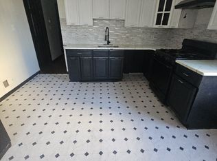 25 Aldine St #1, Newark, NJ 07112