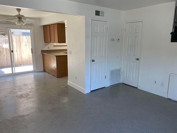 5th image of 1923-1933 Shadowbrook Dr #1923-B