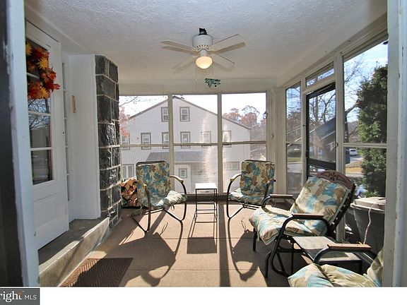 3rd image of 711 Anderson Ave