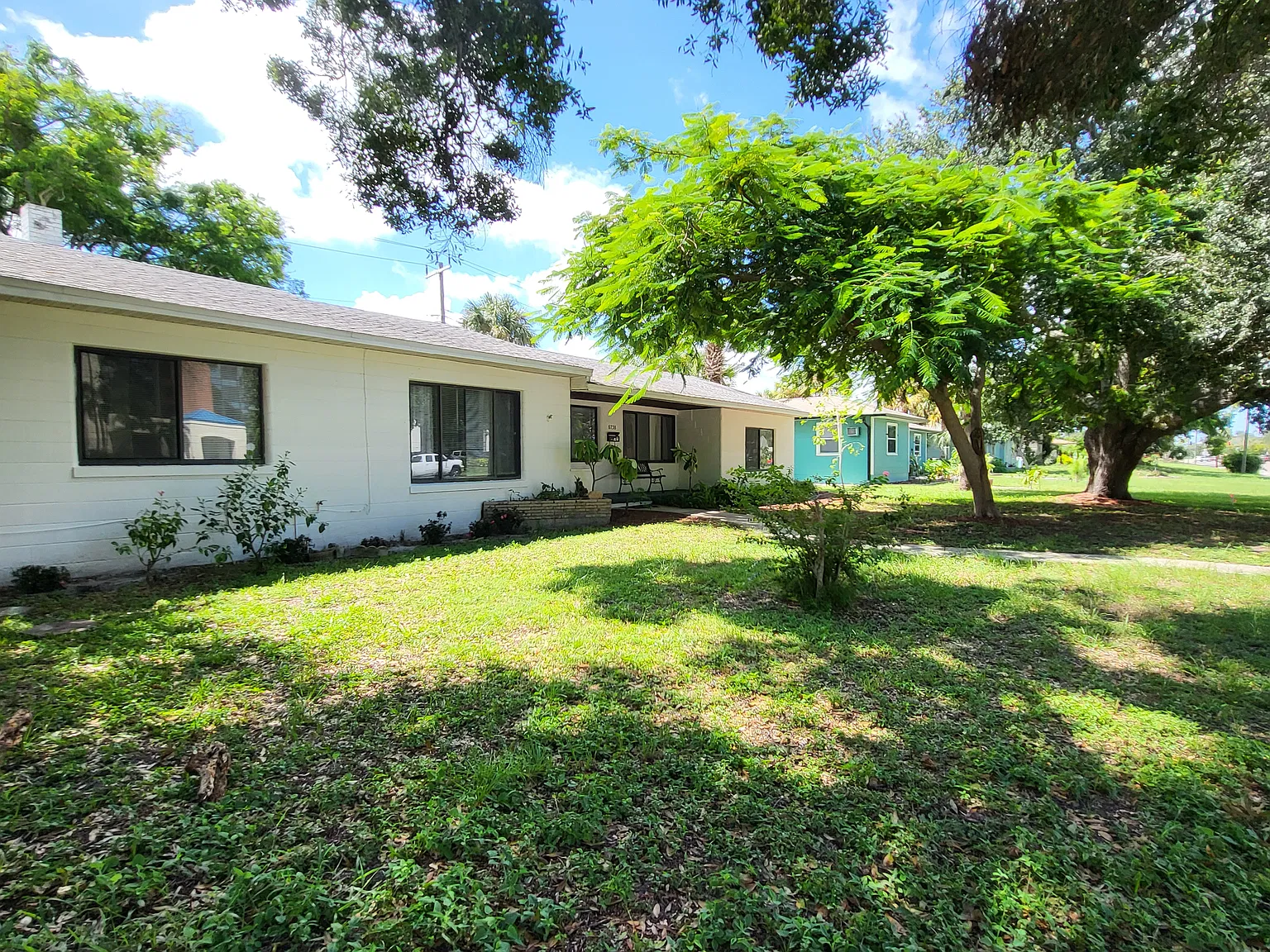 3 bed, 1156 sqft, $2,200 — Photo 2