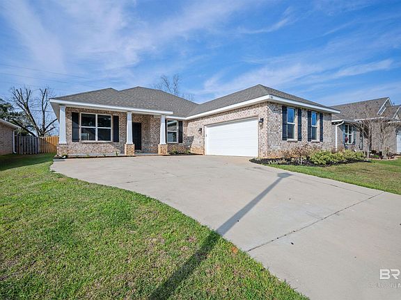 2nd image of 905 Ruisseau Dr