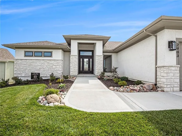 2903 NE 102nd St, Kansas City, MO 64155