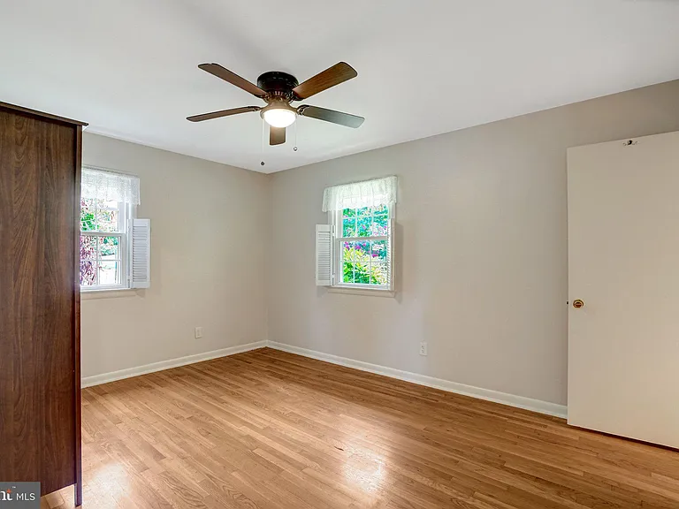 821 N Latham St — Photo 29
