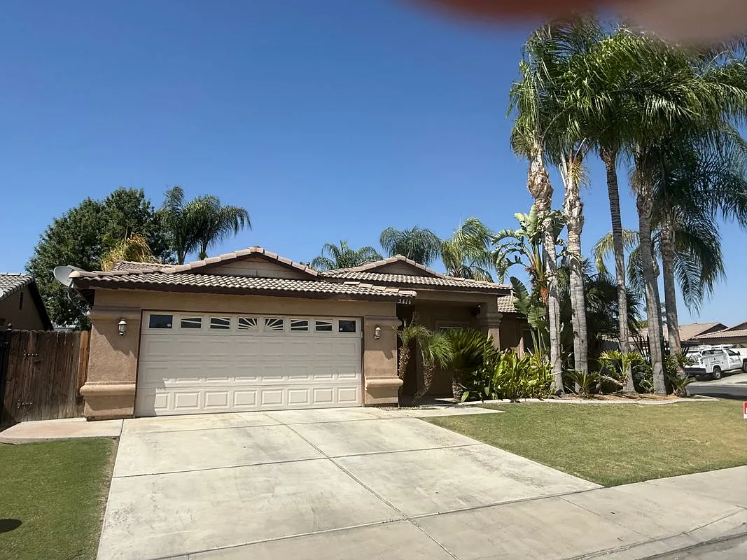 3 bed, 2.0 bath, 1608 sqft, $2,100 — Photo 3