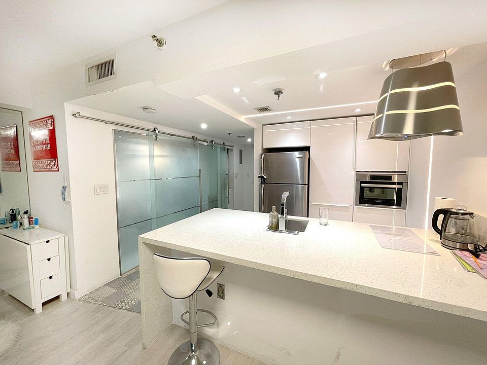 1st image of 540 Brickell Key Dr APT 1509