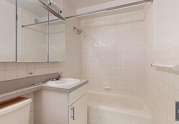 5th image of 1470 1st Ave APT 5F