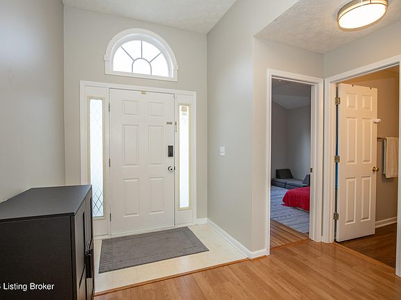4th image of 4909 Middlesex Dr
