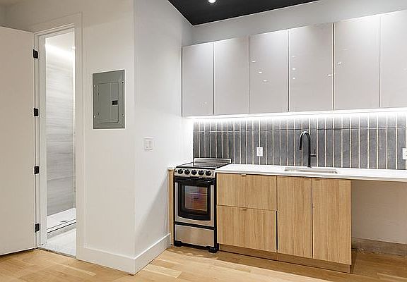 4th image of 987 Bedford Ave Floor 3