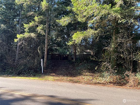 2nd image of 17533 Clear Lake Boulevard SE