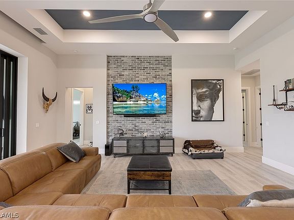 4th image of 15270 N Pebble Ln