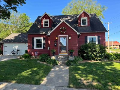601 10th St, Grundy Center, IA, 50638