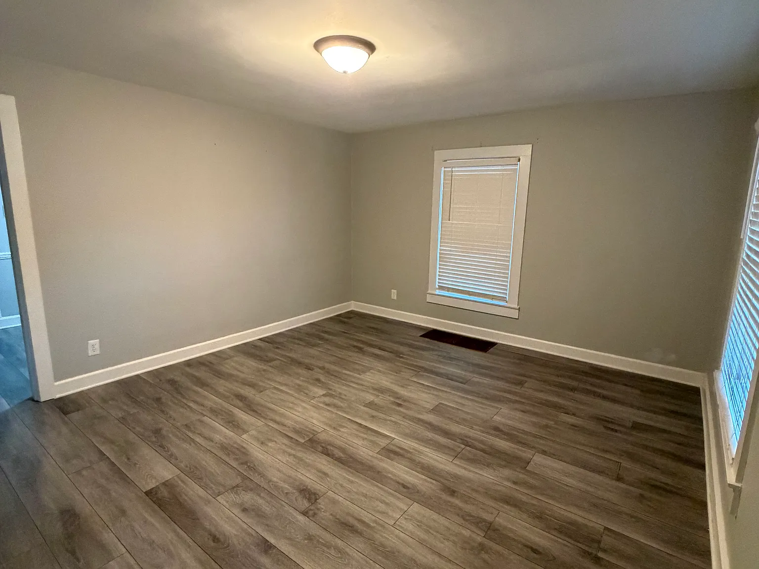4 bed, 1344 sqft, $1,500 — Photo 3