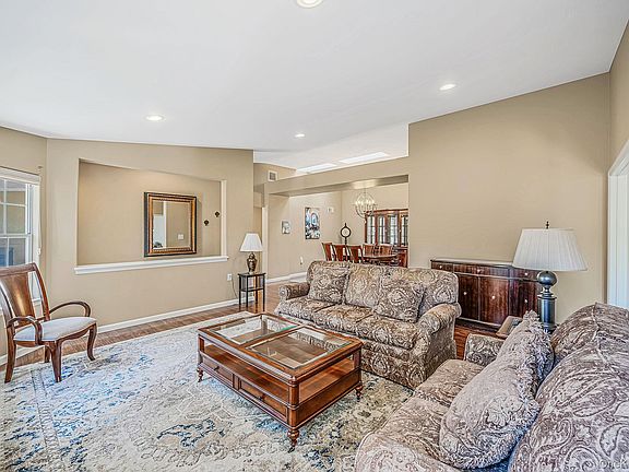 5th image of 20 Wainscott Court