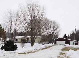N8878 Town Hall Rd, Black Creek, WI 54106
