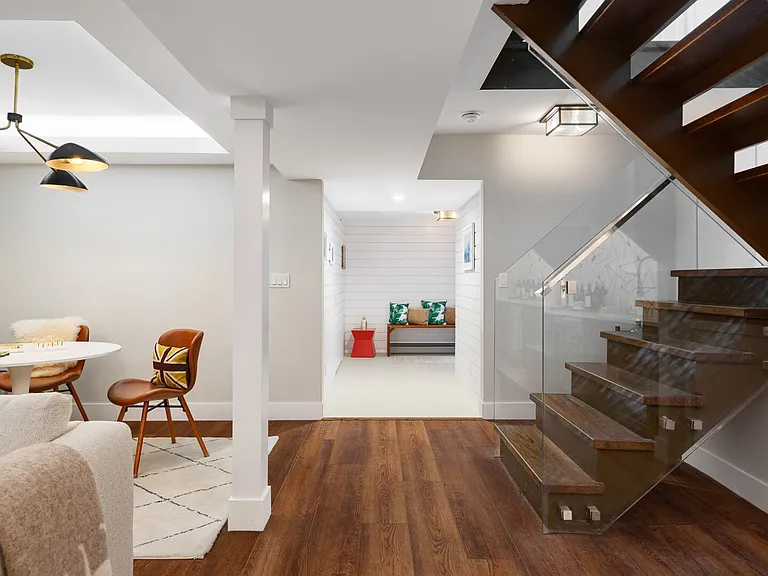 39 Montauk Ave — Photo 19