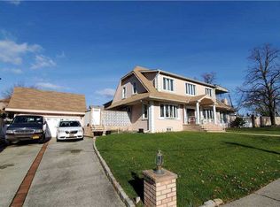 1 Center Dr, Whitestone, NY 11357