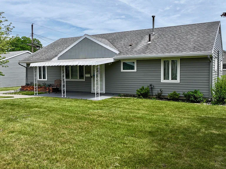 5108 Breezeway Dr — Photo 2