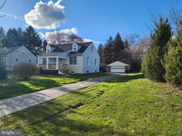 206 Meetinghouse Rd, Upper Chichester, PA 19014
