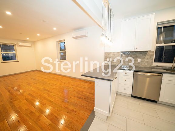 3rd image of 5276 Post Rd #2B