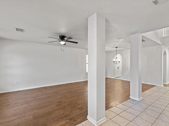 3rd image of 208 Valona Dr