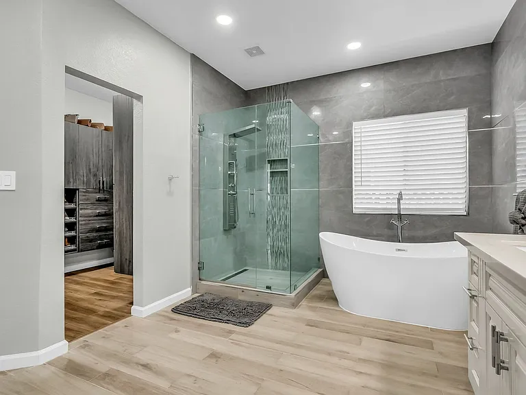 2435 Pinehurst Ct — Photo 41
