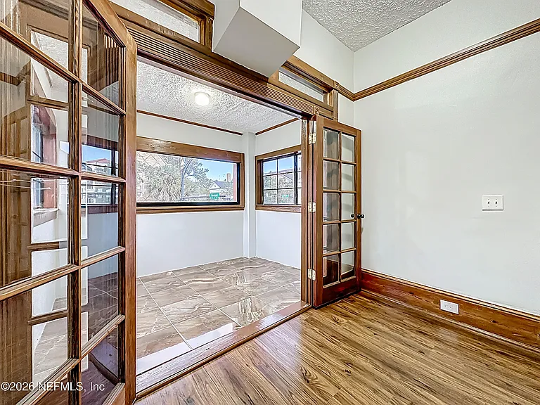 138 E Duval St — Photo 8
