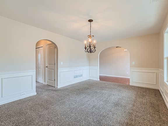 4th image of 1071 McDuffie Cir