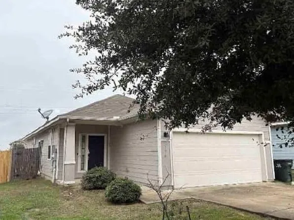 374 Triumph Rd, Buda, TX 78610