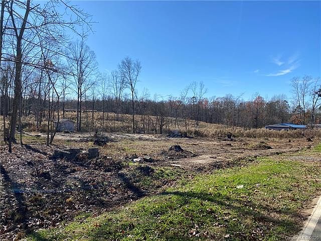 1st image of 208 Green Meadows Dr
