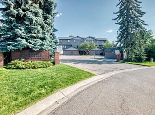 64 NE Woodacres Cres SW #6, Calgary, AB T2W4V6