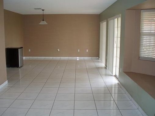5th image of 10375 NW 46th St