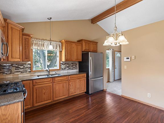 3rd image of 1619 McLean Ave