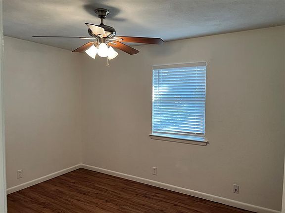 4th image of 1026 Pebblebrook Dr